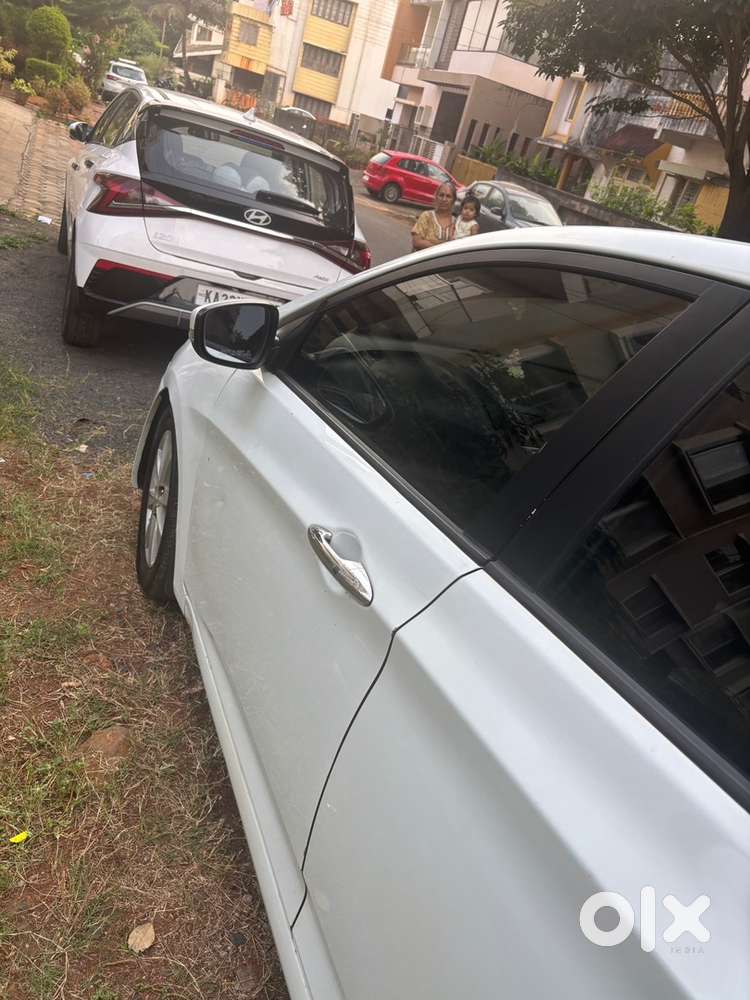 Hyundai Verna Crdi 2012
