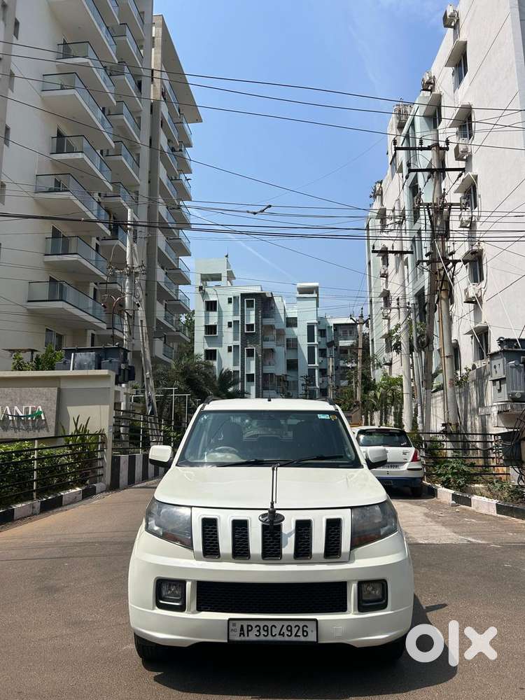 Mahindra Tuv 300 T10, 2018, Diesel