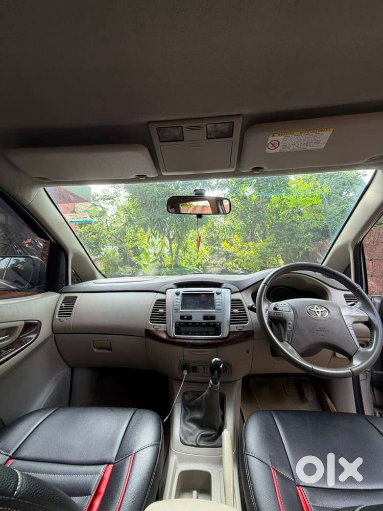 Toyota Innova V Option 2013