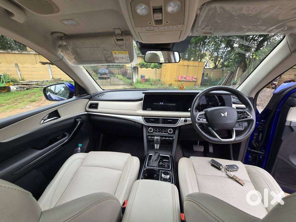 Mahindra Xuv700 2.2 Ax 7 Diesel At Luxury Pack Str Awd, 2023, Diesel