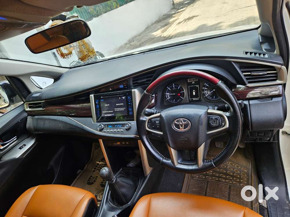 Toyota Innova Crysta 2.4 V, 2017, Diesel