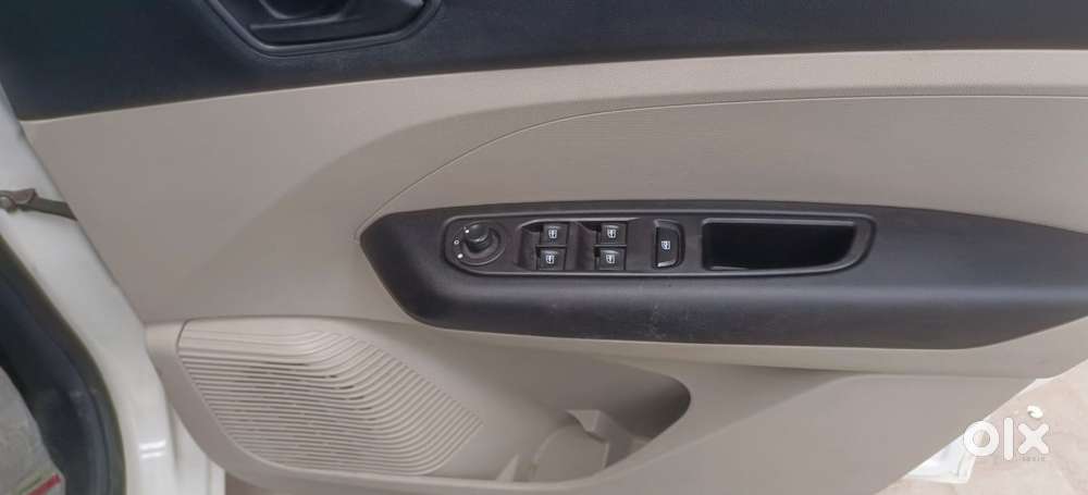 Renault Triber Rxt, 2022, Petrol