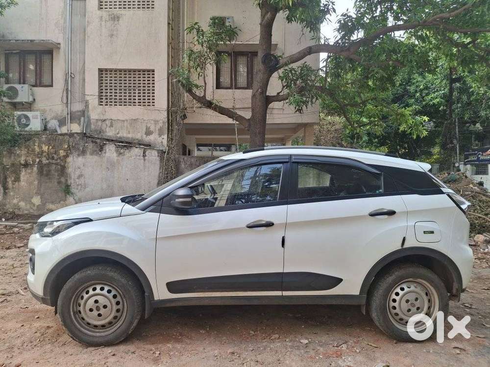 Tata Nexon 1.2 Revotron Xm (s), 2022, Petrol