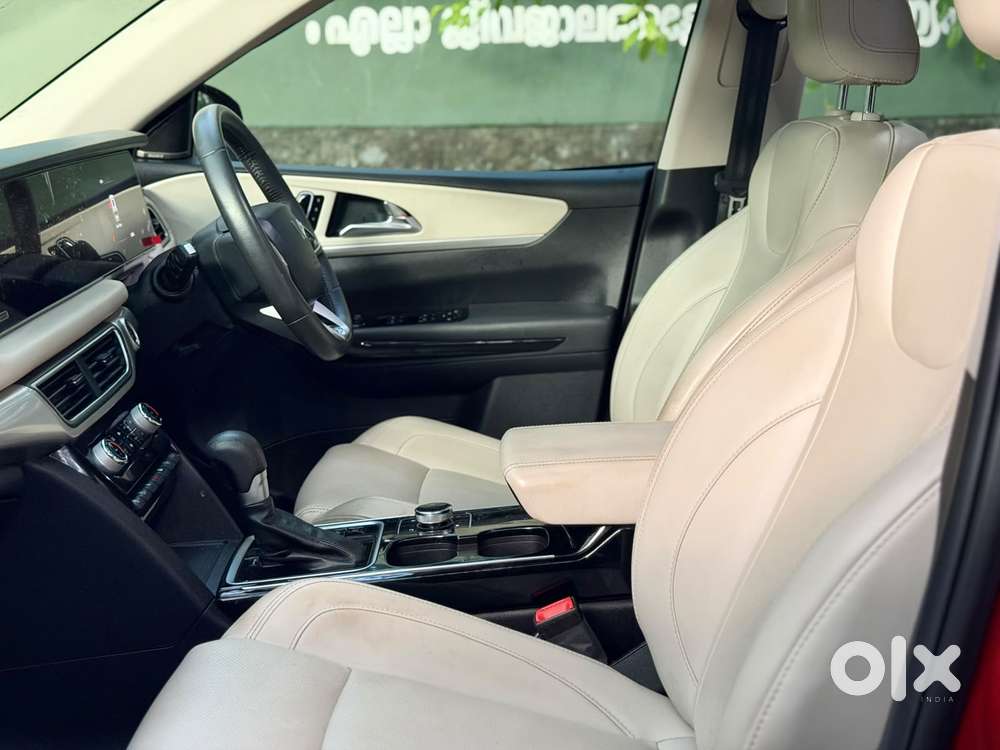 Mahindra Xuv700 2.2 Ax 7 Diesel At Luxury Pack Str, 2023, Diesel