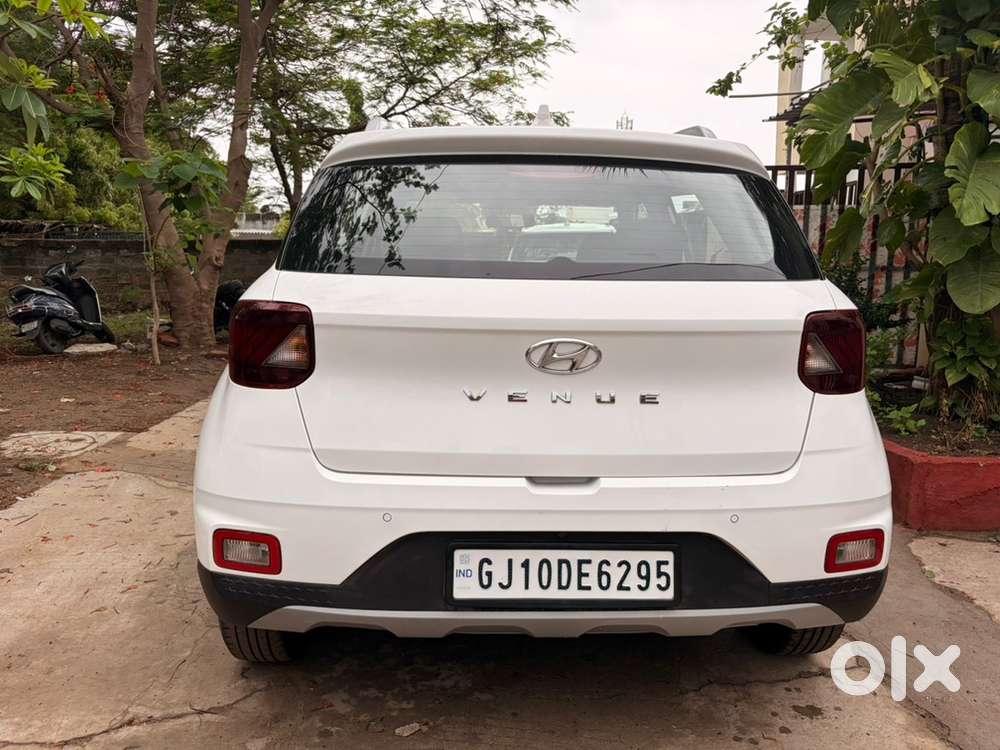 Hyundai Venue 2021 Petrol Well Maintained