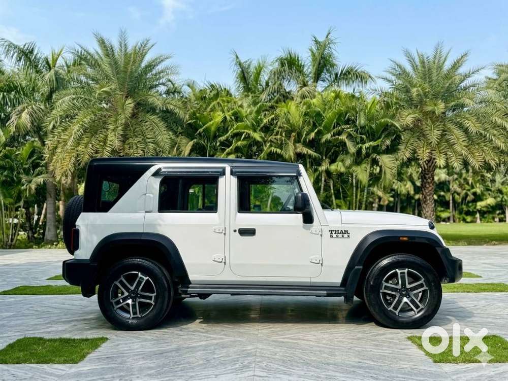 Mahindra Thar Roxx Mx5 Petrol Mt 2wd, 2025