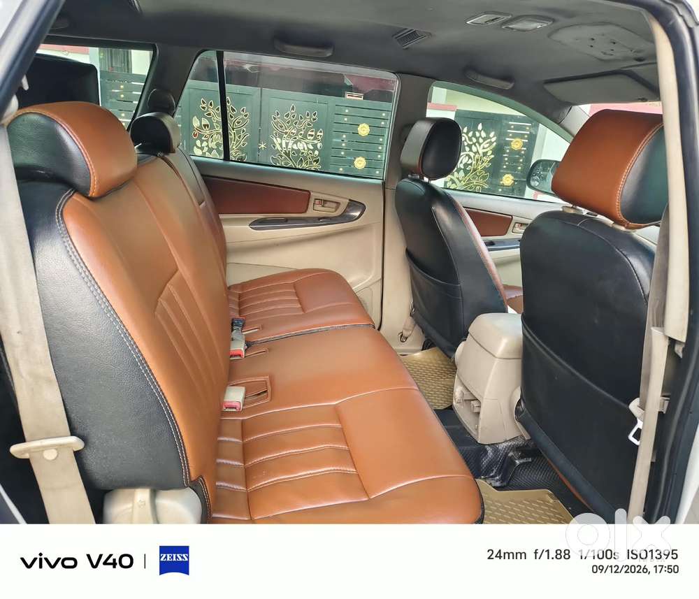 Toyota Innova 2.5 G (diesel) 8 Seater Bs Iv, 2012, Diesel