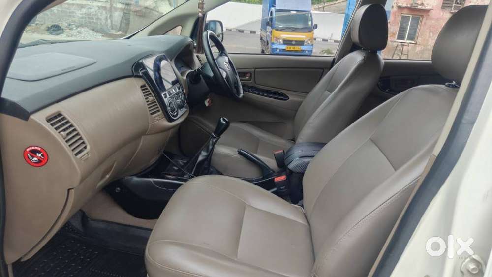 Toyota Innova 2.5 Gx 8 Str Bs-iii, 2015