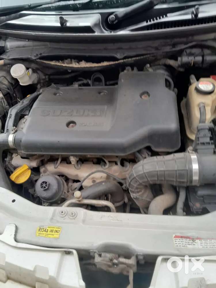 Maruti Suzuki Dzire 2016 Diesel 122000 Km Driven 50%tyres