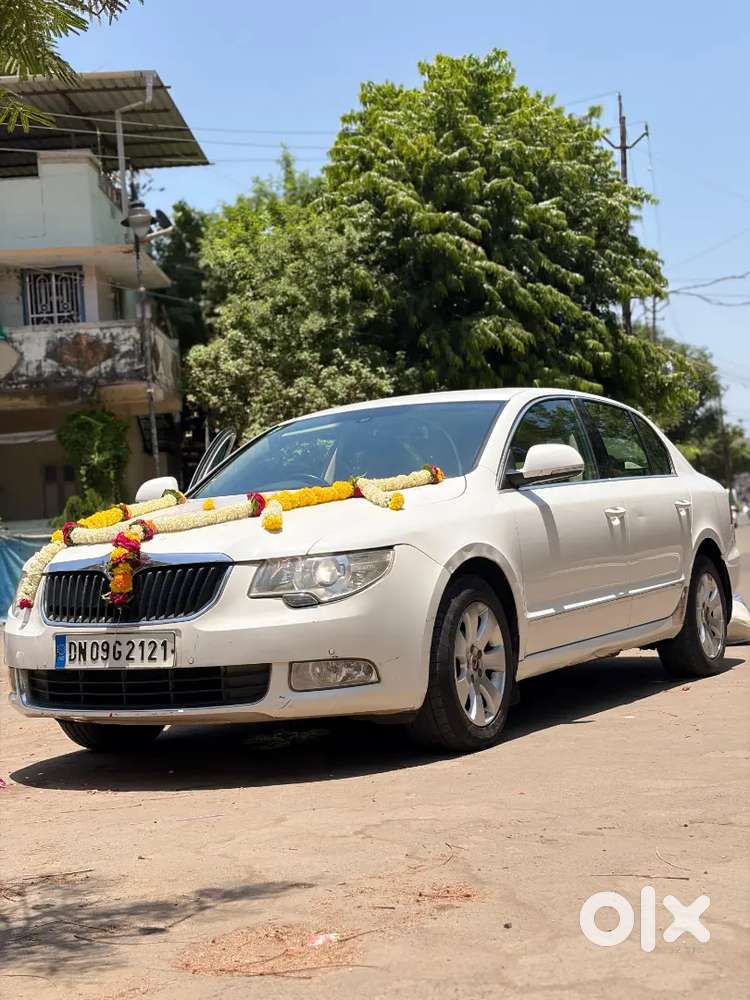 Skoda Superb Tdi 2011 मॉडल