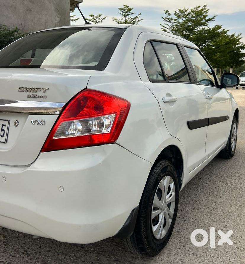 Maruti Suzuki Swift Dzire 1.2 Vxi Bsiv, 2015, Petrol