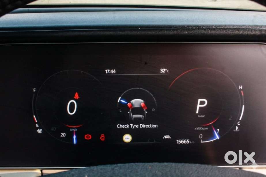 Mahindra Xuv700 2.0 Ax 7 Petrol At Luxury Pack Str, 2024, Petrol