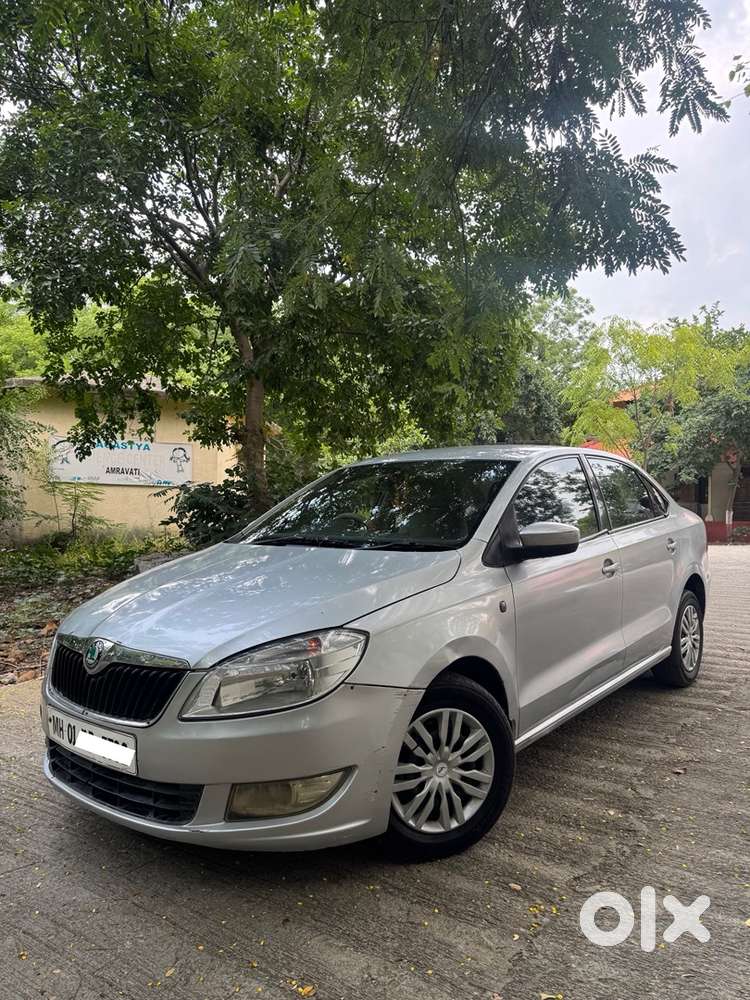 Skoda Rapid Ambition 2012