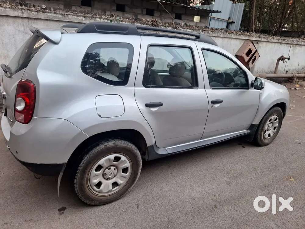 Renault Duster Diesel 2013 Car With Smokey Black Headlight