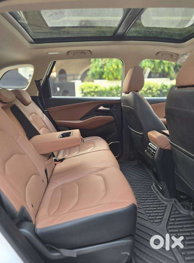 Mg Hector Plus Sharp Pro 1.5 Turbo Petrol Cvt 7 Str, 2023, Petrol