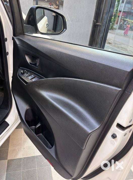 Toyota Innova Crysta [2020-ongoing] 2.4 Gx 8 Str, 2022, Diesel
