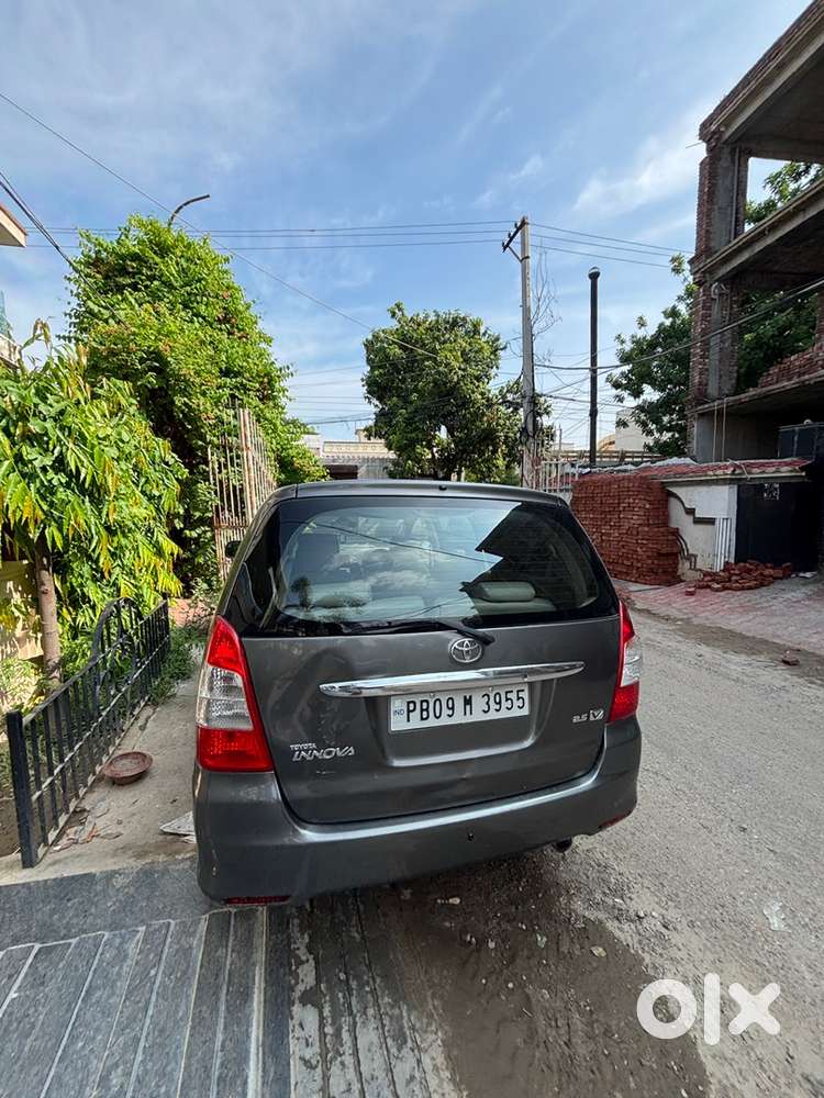 Toyota Innova 2.5 V 2010