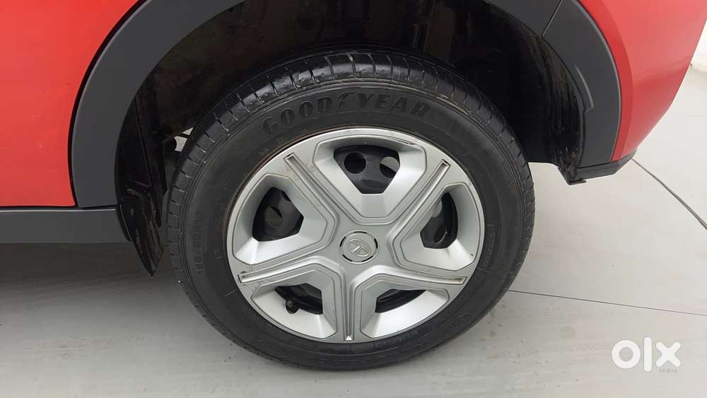 Tata Nexon 1.2 Revotron Xm Plus (s), 2022, Petrol