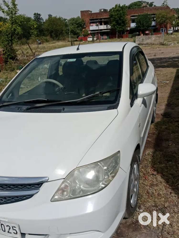 Very Good Condition. White Colour All Ok