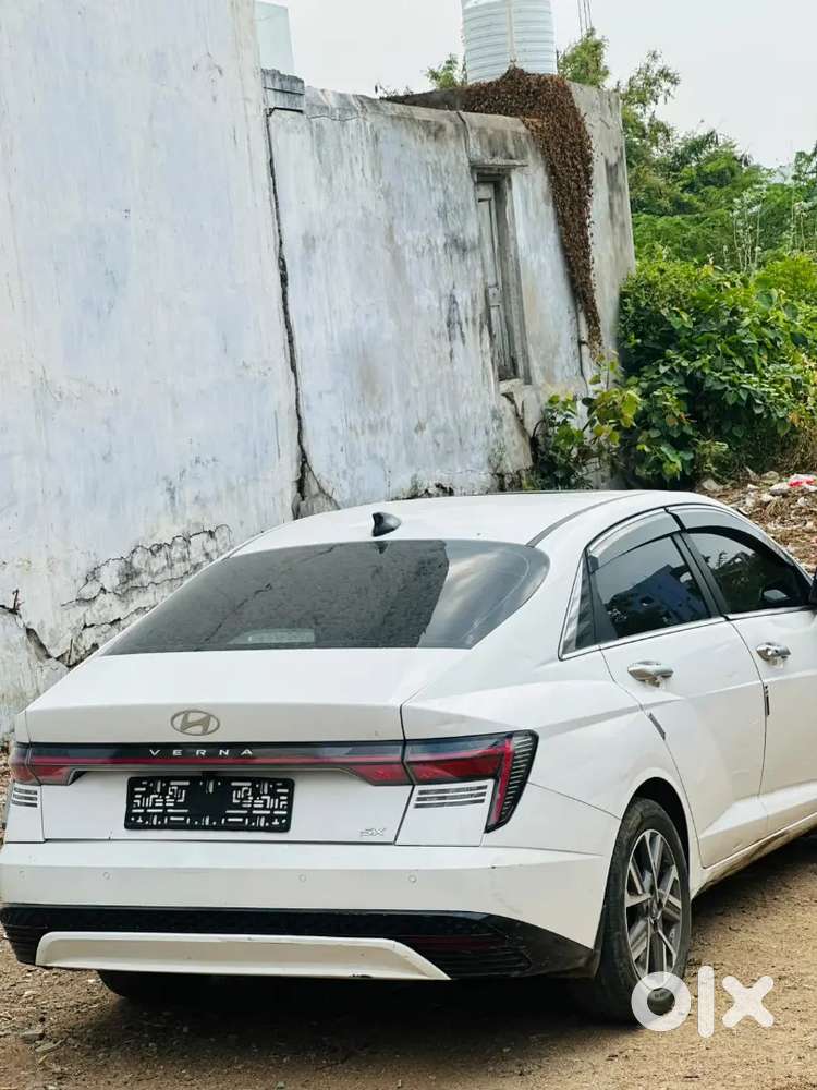 Hyundai Verna 2023 Petrol 75000 Km Driven