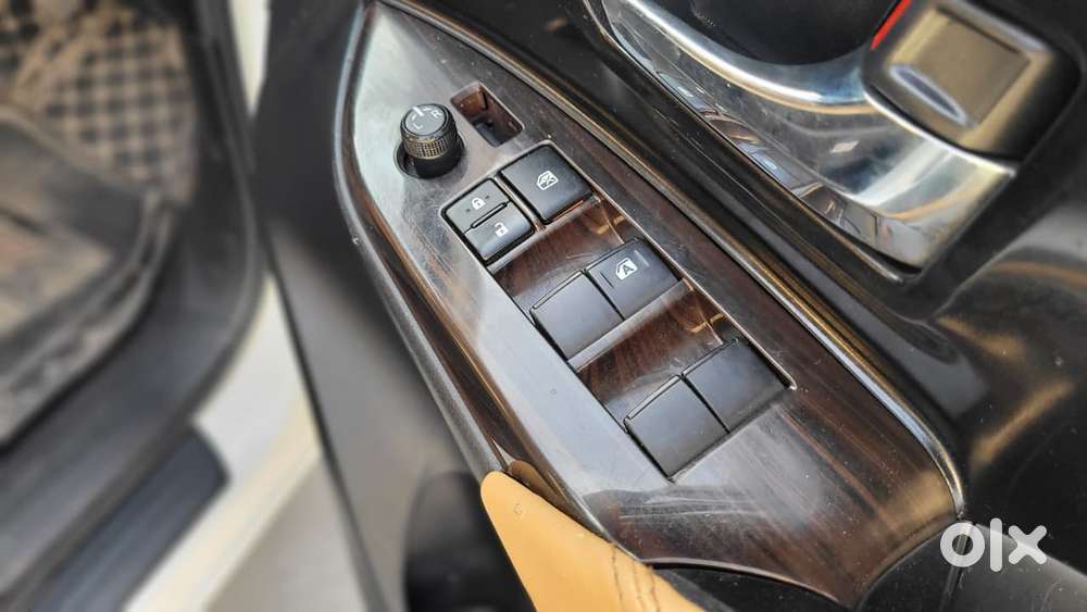 Toyota Innova Crysta [2020-ongoing] 2.4 Gx 8 Str, 2024, Diesel