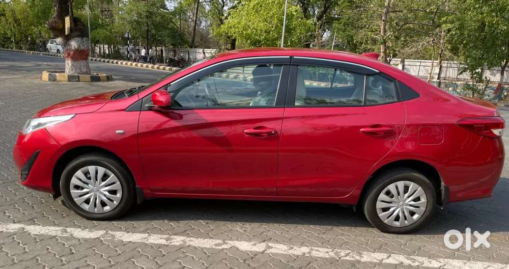 Toyota Yaris J Cvt, 2019, Petrol