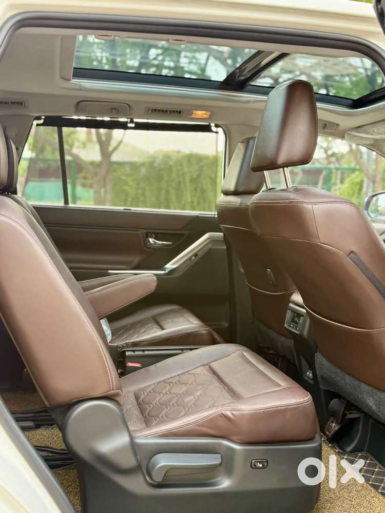 Toyota Innova Hycross 2.0 Zx (o) Hybrid 7 Str, 2024, Petrol