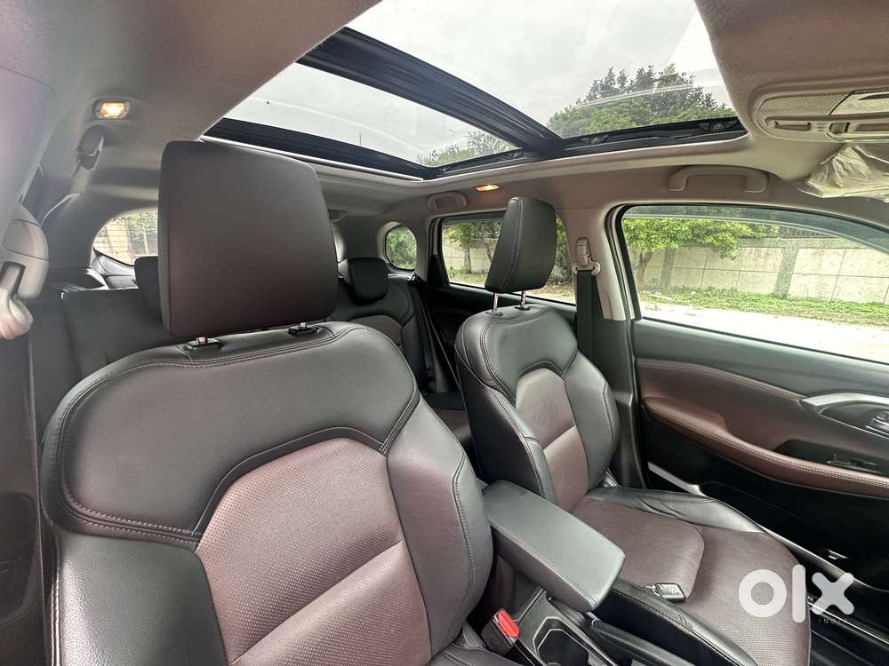 Maruti Suzuki Grand Vitara 1.5 Alpha Smart Hybrid At, 2022, Petrol