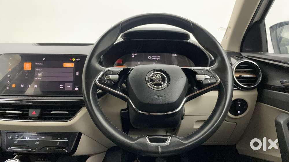 Skoda Slavia Style 1.0l Tsi Mt, 2022, Petrol