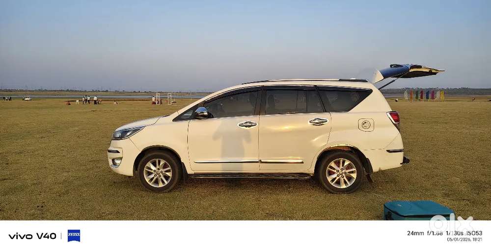 Innova Crysta 2.4 V