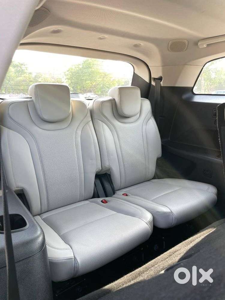 Mahindra Xuv700 2.0 Ax 7 Petrol At Luxury Pack Str, 2024, Petrol