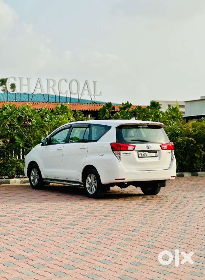 Toyota Innova Crysta G 8 Str, 2016, Diesel