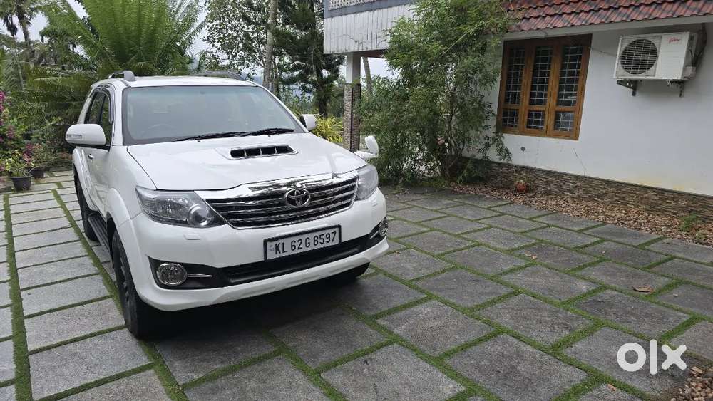 Toyota Fortuner 2014 Diesel 180000 Km Driven