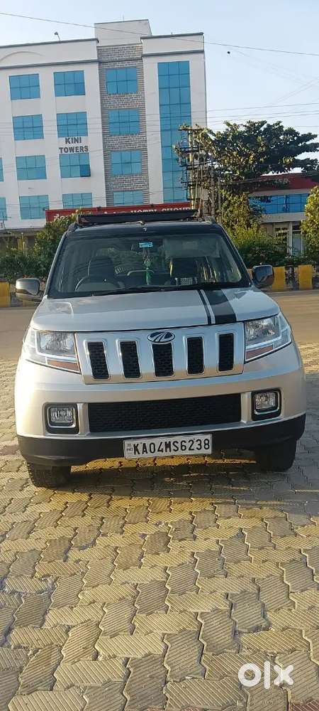 Mahindra Tuv 300 T8 Top End Showroom Maintained 2017 Model