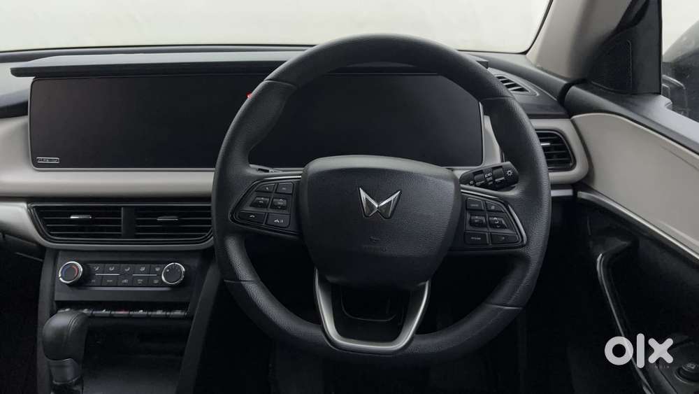 Mahindra Xuv700 2.2 Ax 5 Diesel At 7 Str, 2024, Diesel