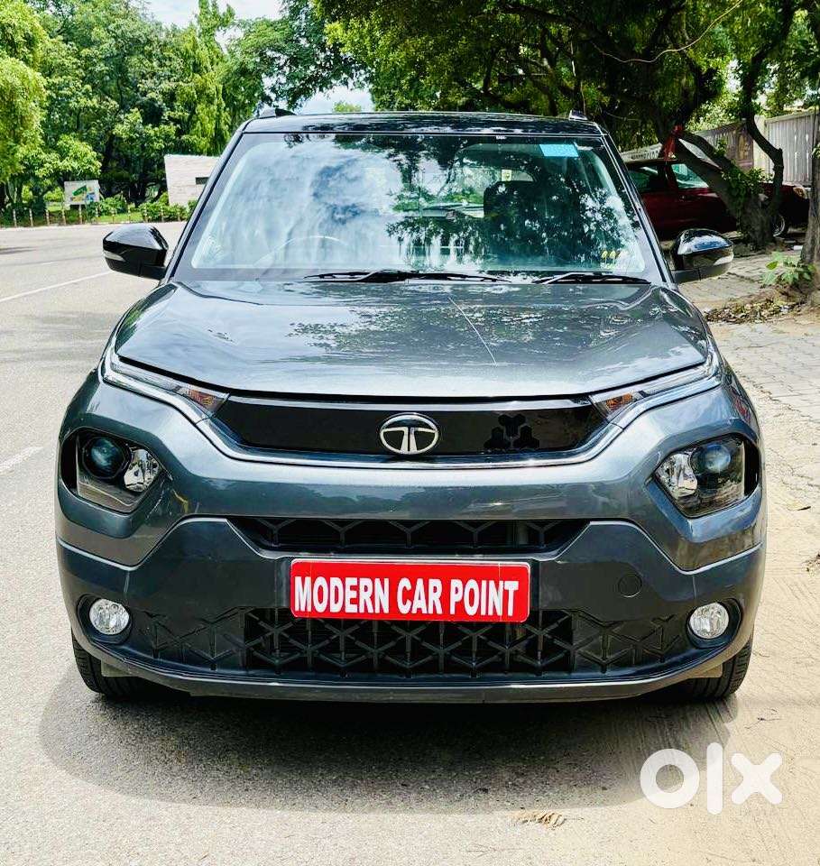 Tata Punch 1.2 Revotron Creative Amt Dual Tone, 2025, Petrol