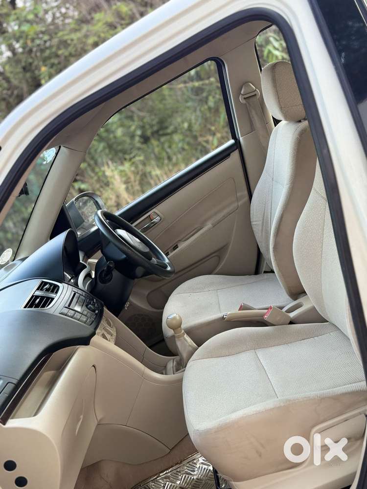 Maruti Suzuki Swift Dzire Vxi Optional, 2012, Petrol