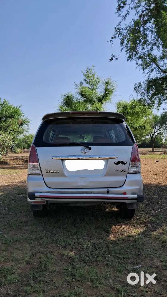 Toyota Innova 2011 Diesel Well Maintained