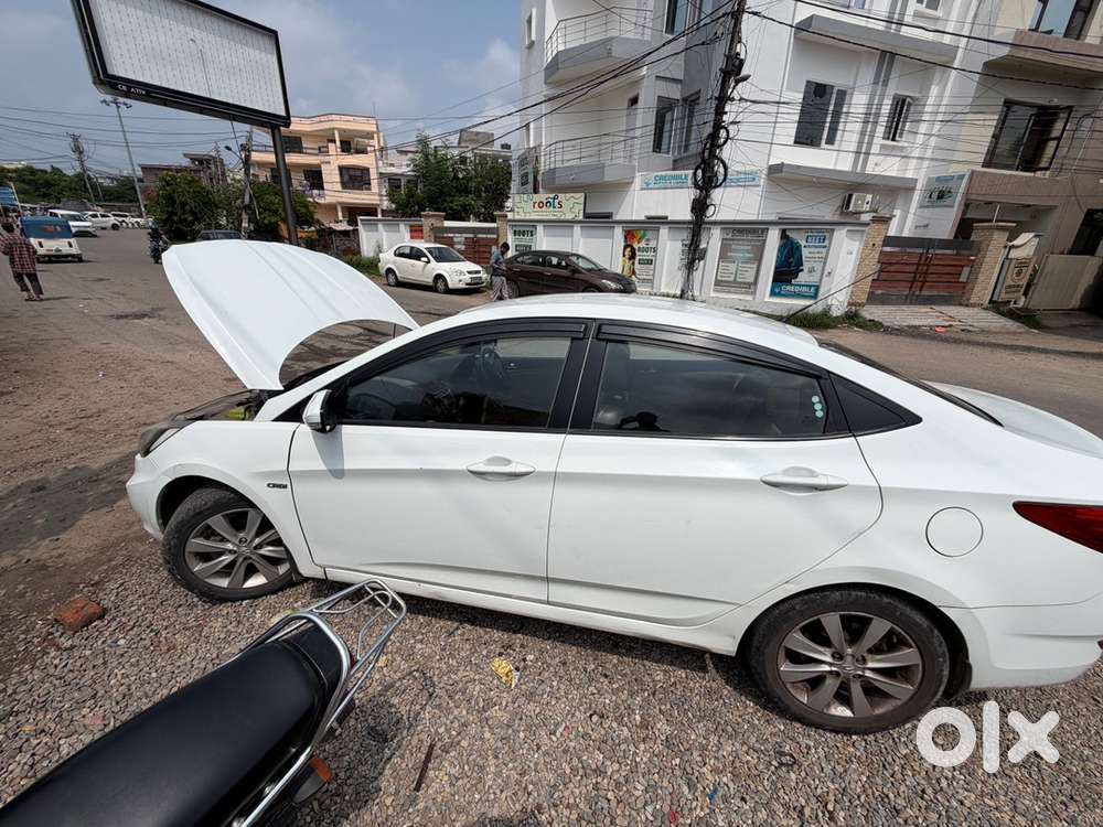 Hyundai Fluidic Verna 2013 Diesel Manual