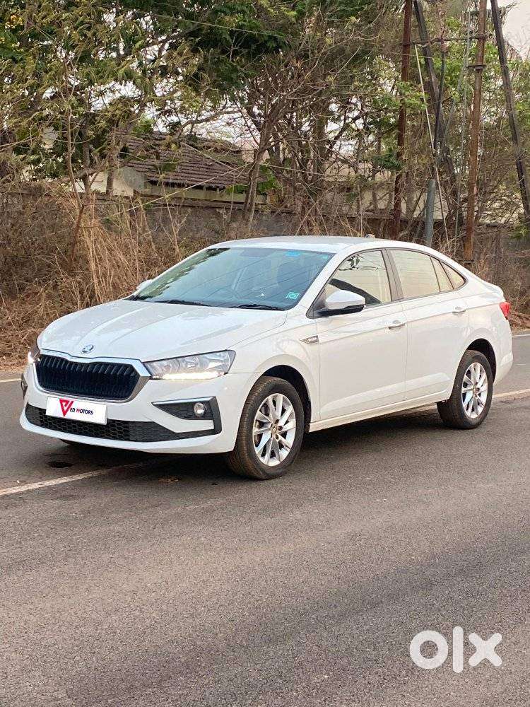 Skoda Slavia, 2023, Petrol