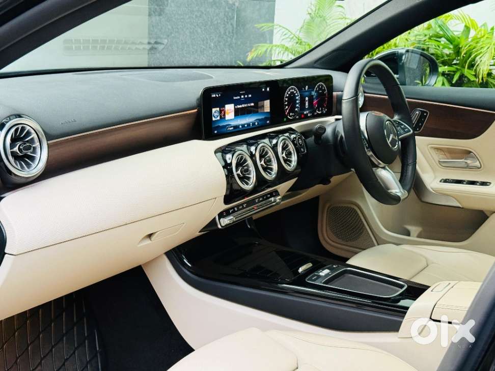 Mercedes-benz A-class Limousine 1.3 A 200, 2023, Petrol