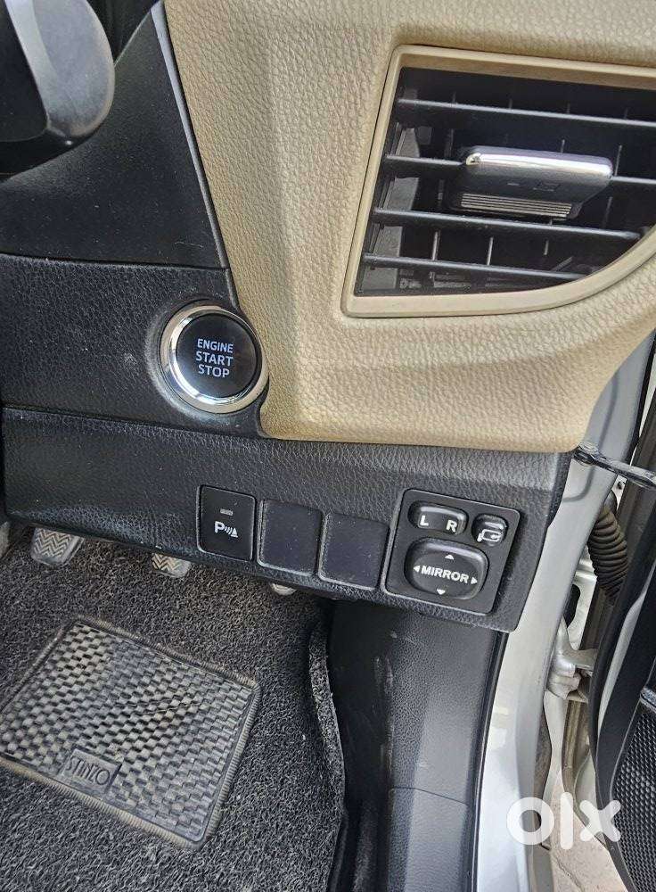Toyota Corolla Altis Gl, 2014, Petrol