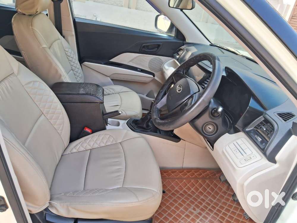 Mahindra Xuv300 W4, 2022, Petrol