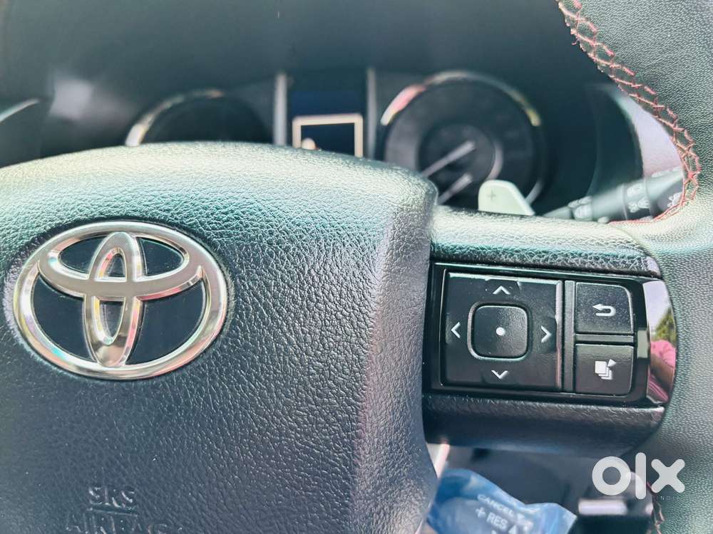 Toyota Fortuner Legender