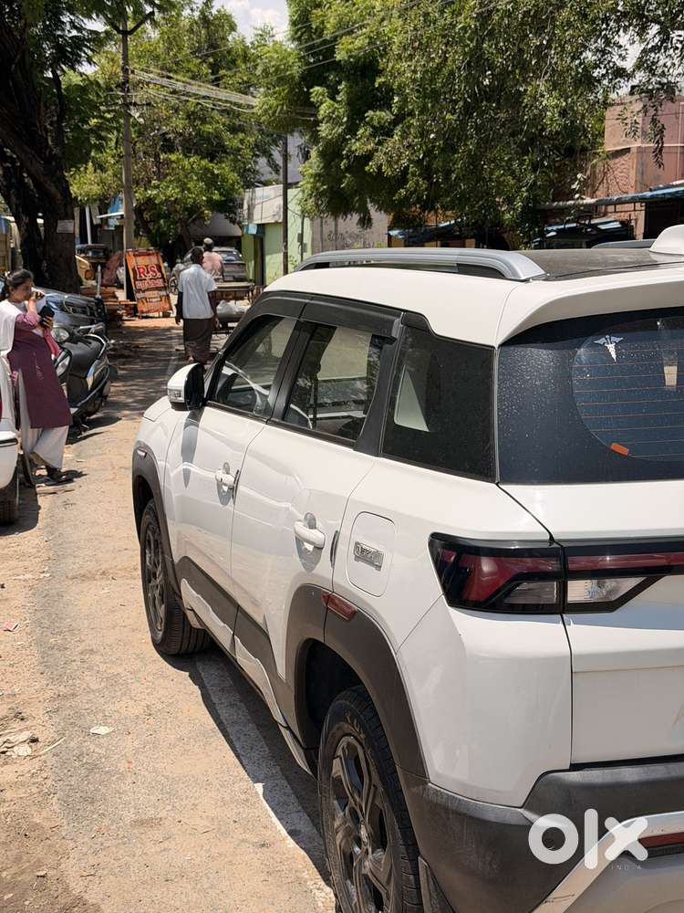 Maruti Suzuki Brezza 1.5 Zxi At Smart Hybrid, 2022, Petrol