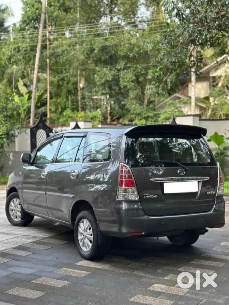 Innova 2.5 V