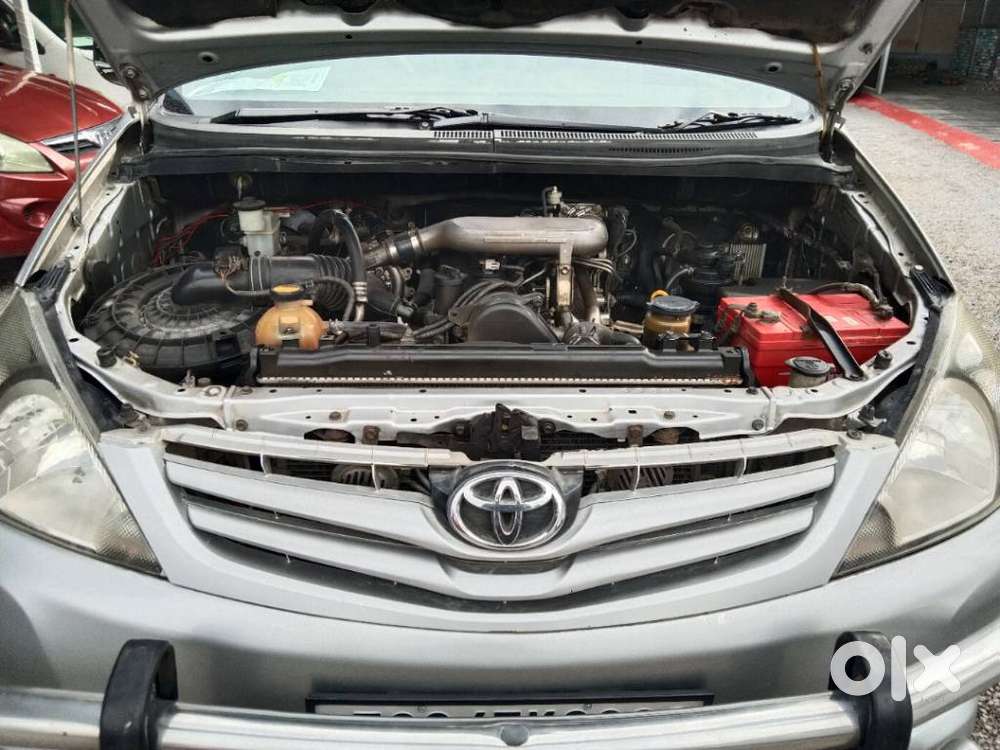 Toyota Innova 2.5 G (diesel) 8 Seater, 2011, Diesel