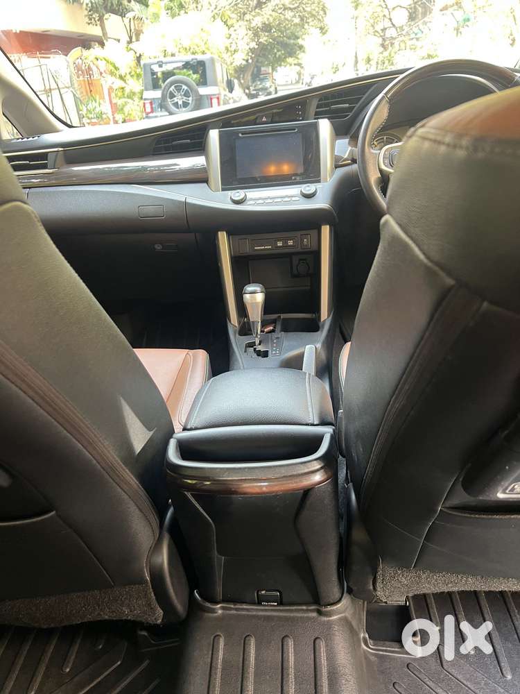 Toyota Innova Crysta 2.8z Automatic, 2018, Diesel