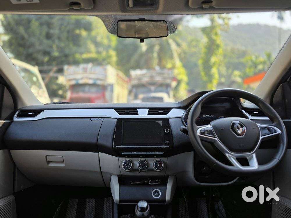 Renault Triber Rxz, 2023, Petrol