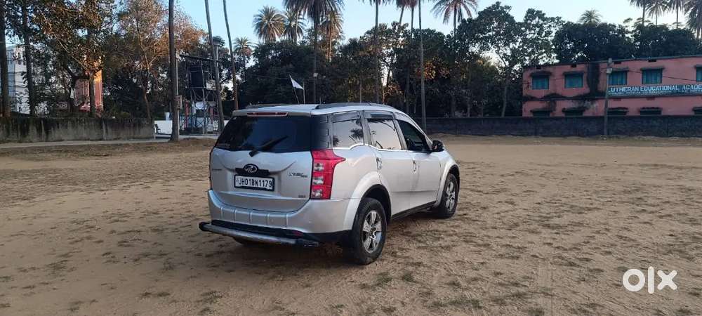 Xuv 500 Top Model W8
